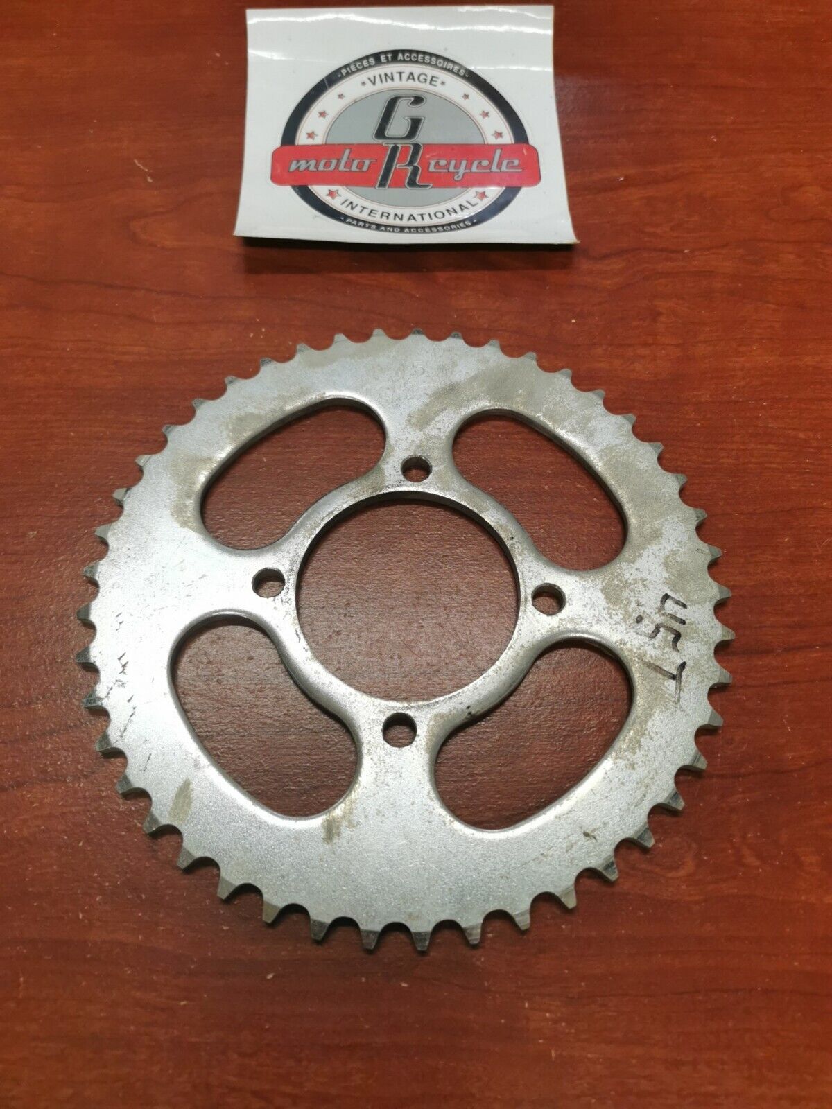 NOS Yamaha REAR DRIVE SPROCKET 45T 283-25445-10-00 SUB. 283-25445-11-00 Y89