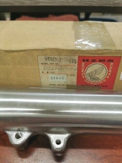 NOS Honda CB450K CB750K LEFT FRONT FORK CASE (LOWER) 51520-319-010 H97