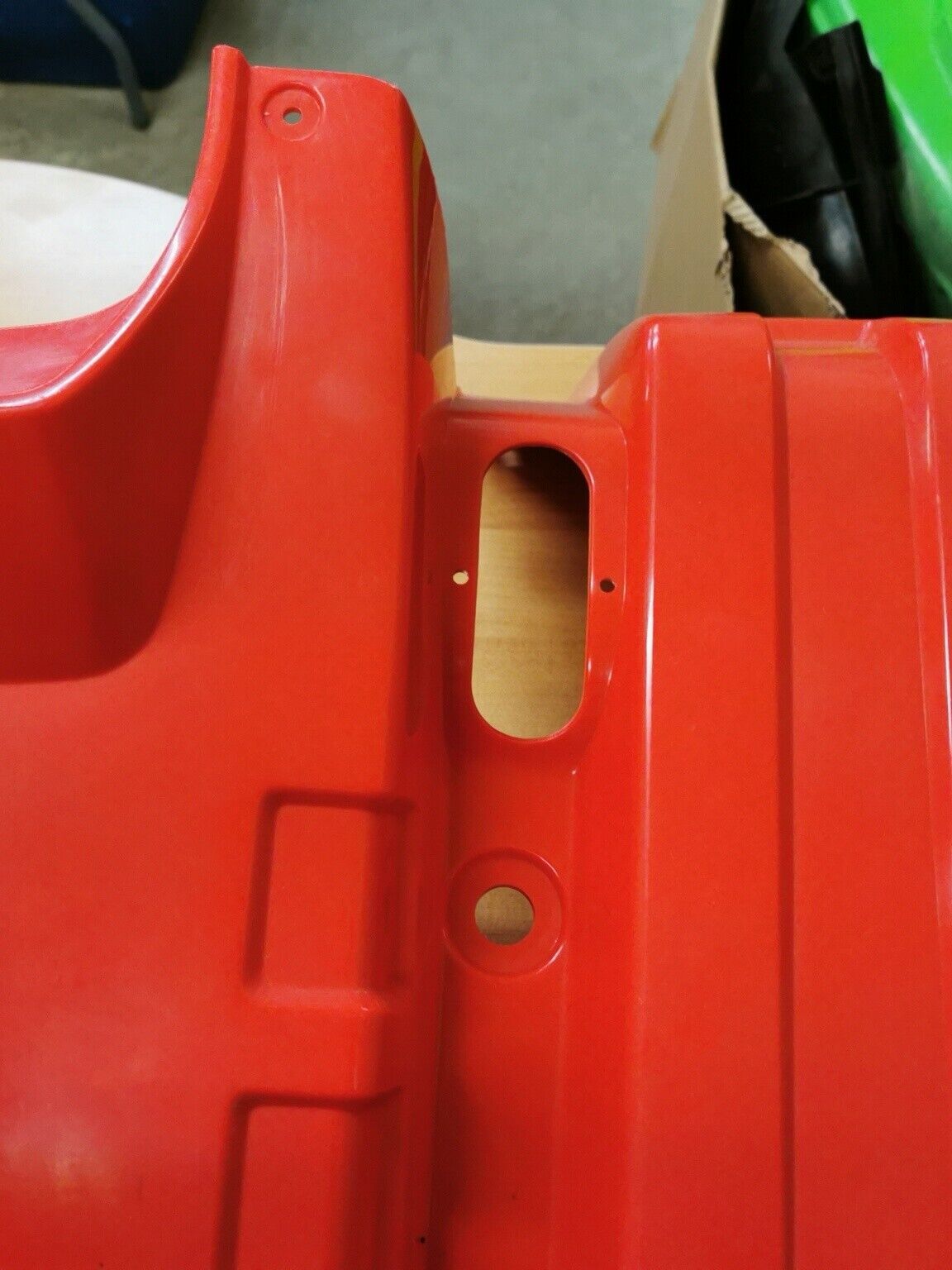 NOS Yamaha 1992 1993 YFM350 FENDER, FRONT UR CHAPPY RED 3HN-21511-80-00