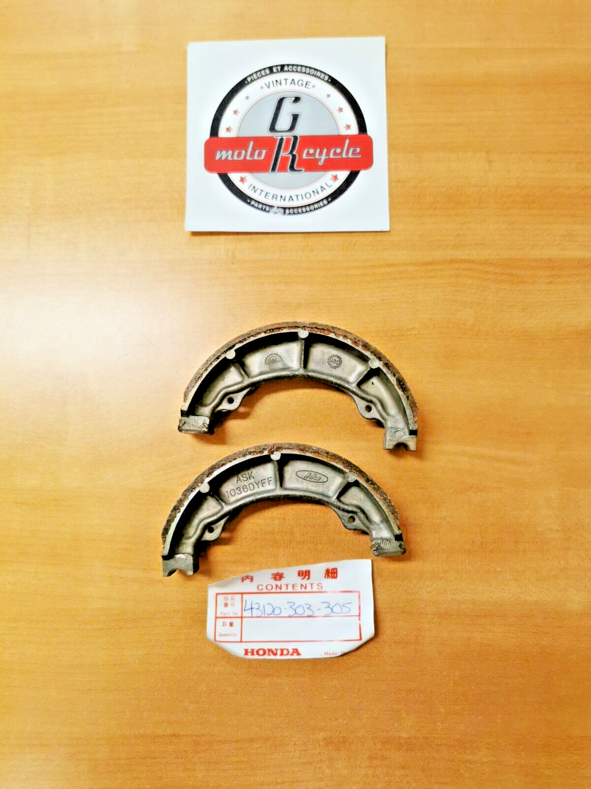 NOS HONDA CD125  SHOE BRAKE 43120-303-305  H23
