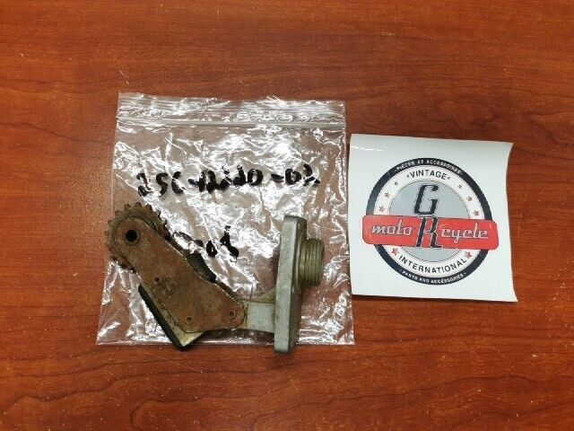 NOS Yamaha XS1 XS2 TX650 TENSIONER ARM ASSY 256-12220-02-00 Y102