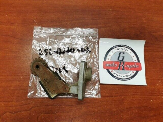 NOS Yamaha XS1 XS2 TX650 TENSIONER ARM ASSY 256-12220-02-00 Y102