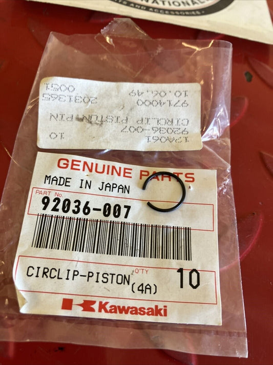 NOS Kawasaki KX60 KX65 KX125 KX250 KX250F PISTON CIRCLIP 92036-007 K15