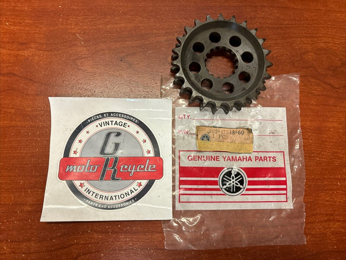NOS Yamaha EW433 GP292 GP338 CHAIN DRIVEN SPROCKET 23T 802-47548-60-00 Y184