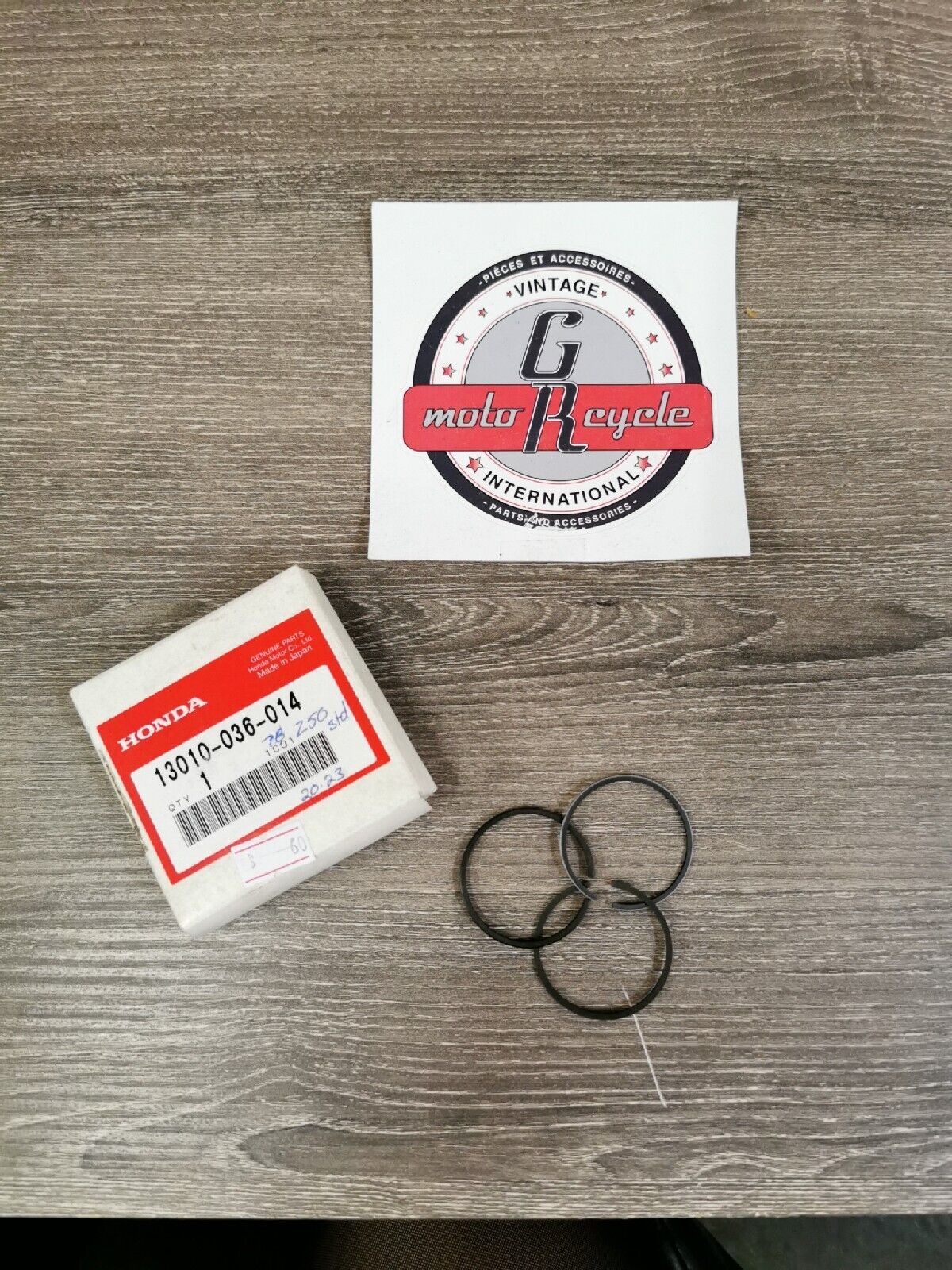 NEW NOS HONDA Z50R 1976 - 1981  PISTON RING SET  13010-036-014 H41