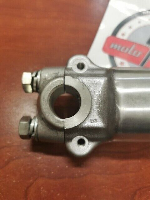 NOS Honda CB450K CB750K LEFT FRONT FORK CASE (LOWER) 51520-319-010 H97