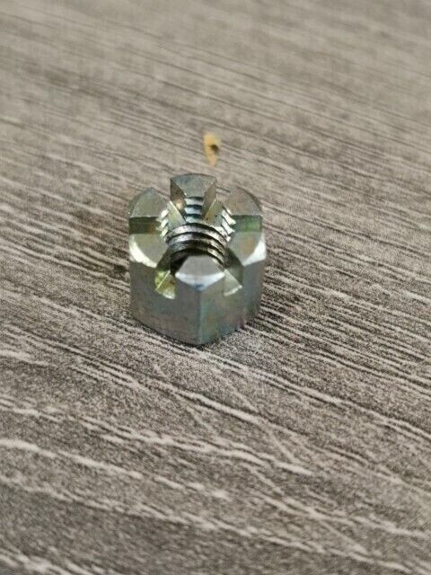 NOS YAMAHA R3 HT1BM DT1CMX DT1S AT1M DS6B DT1B NUT SLOTTED 92802-06500-00 Y151