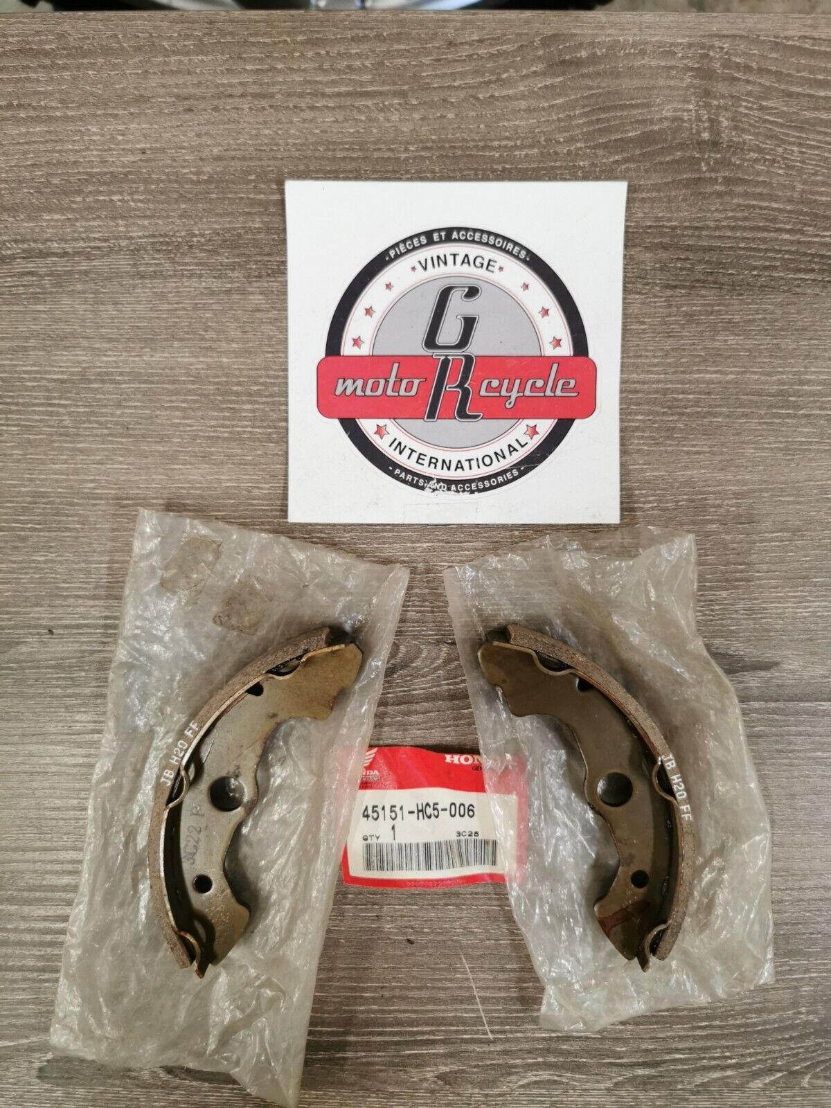 NOS HONDA TRX300 1988 - 1991 Brake Shoes 45151-HC5-006 H60