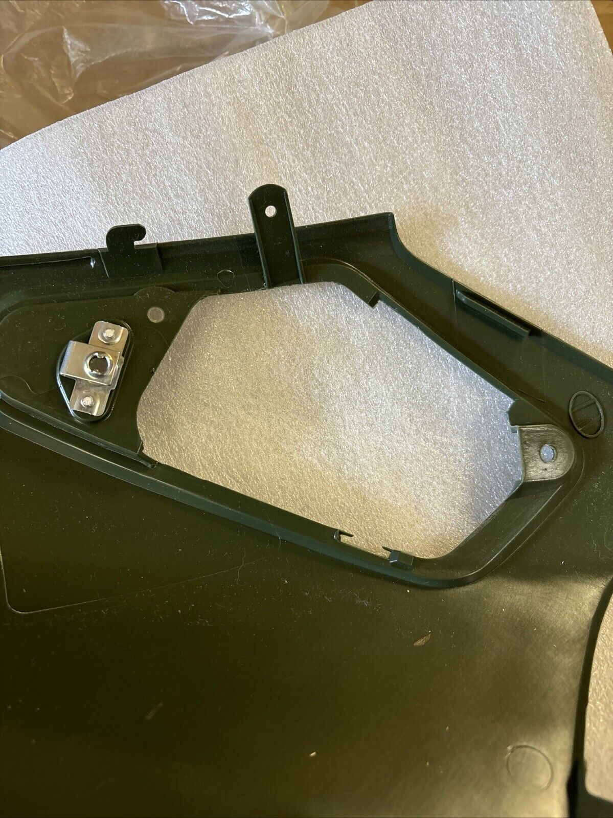 NOS HONDA 2004 - 2006 TRX350 LEFT TANK SIDE COVER 83600-HN5-M40ZA
