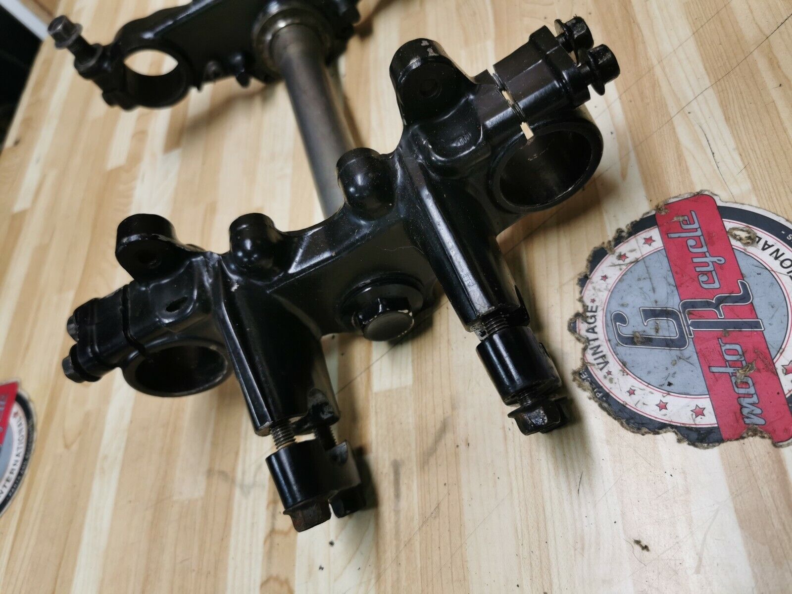 Yamaha XT200 1982 steering stem triple clamp tree crown 1983 15A-23340-00-33