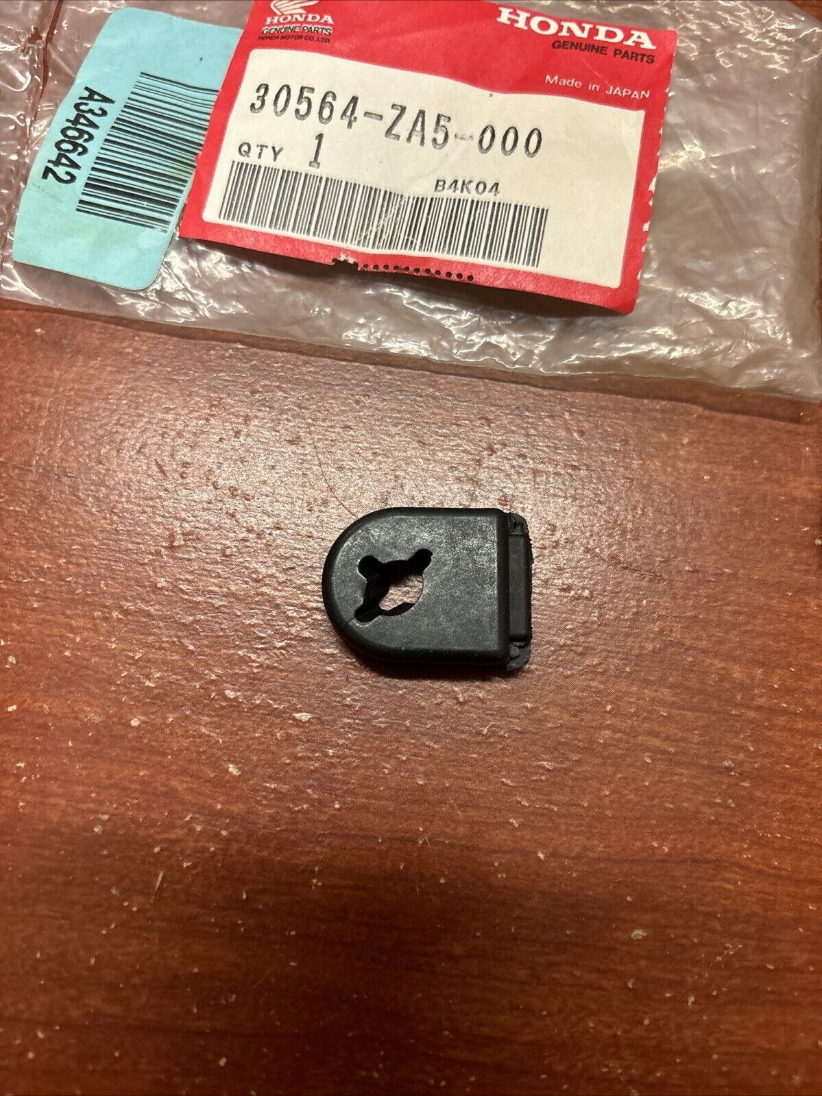 NOS Honda GX100 EG1400 EG2200 EG2500 GROMMET WIRE 30564-ZA5-000 H182