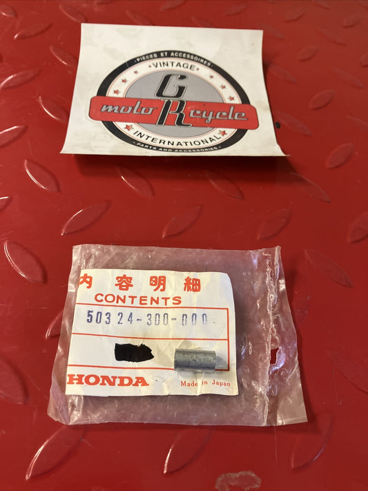 NEW NOS HONDA CB750 COLLAR BATTERY BOX 50324-300-000 H24