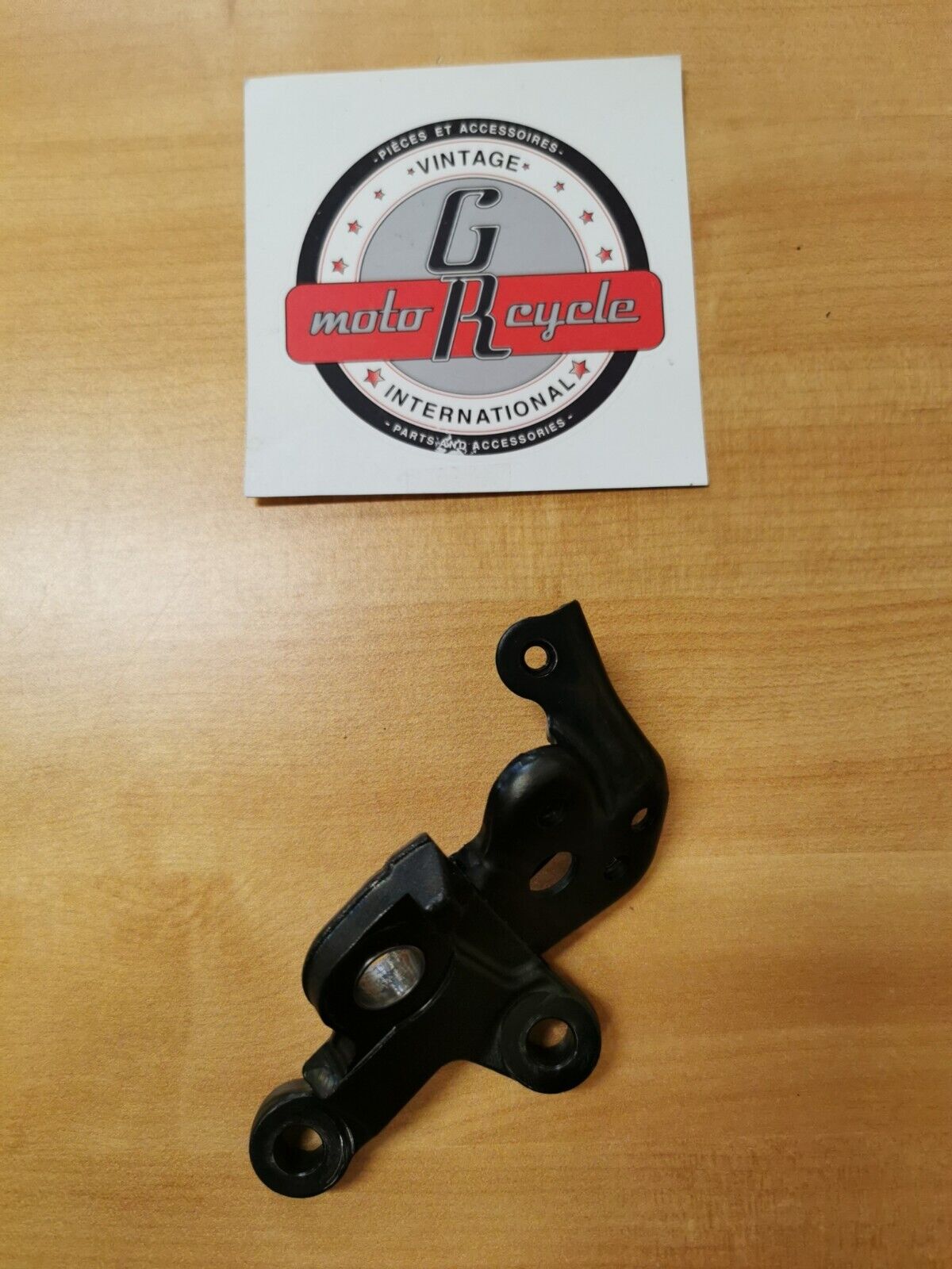 NEW TAKE OFF SUZUKI GSXR600 GSXR750 2013 - 2022 BRACKET  STAND 42330-14J01  S10