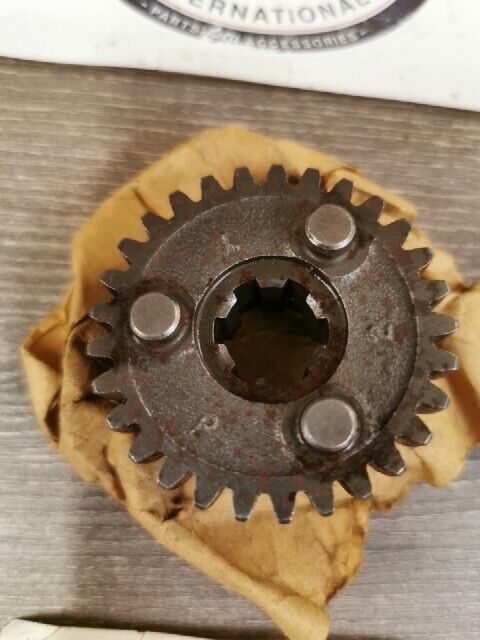 NOS HONDA S50 S65 1965 GEAR MAINSHAFT SECOND 2ND 23431-035-661 H88