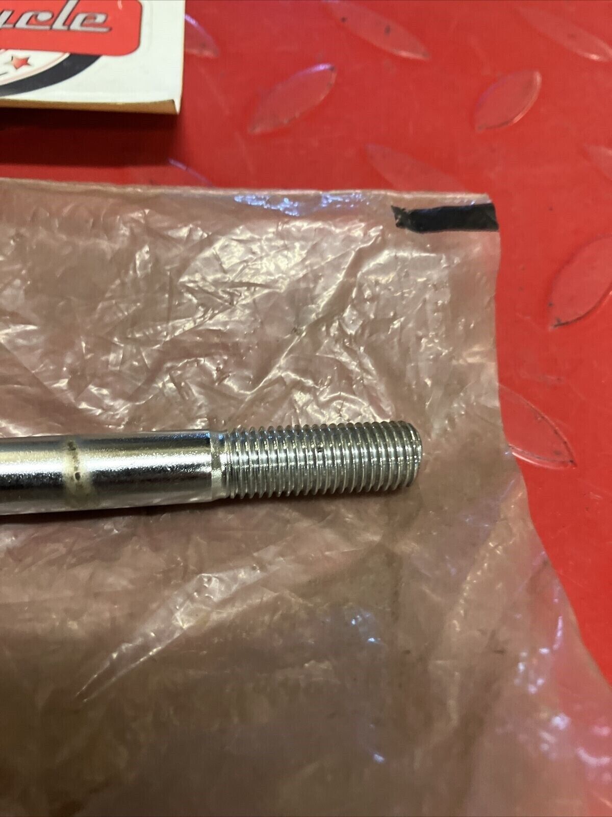 NOS YAMAHA BOLT FLANGE 90105-10297-00 Y59