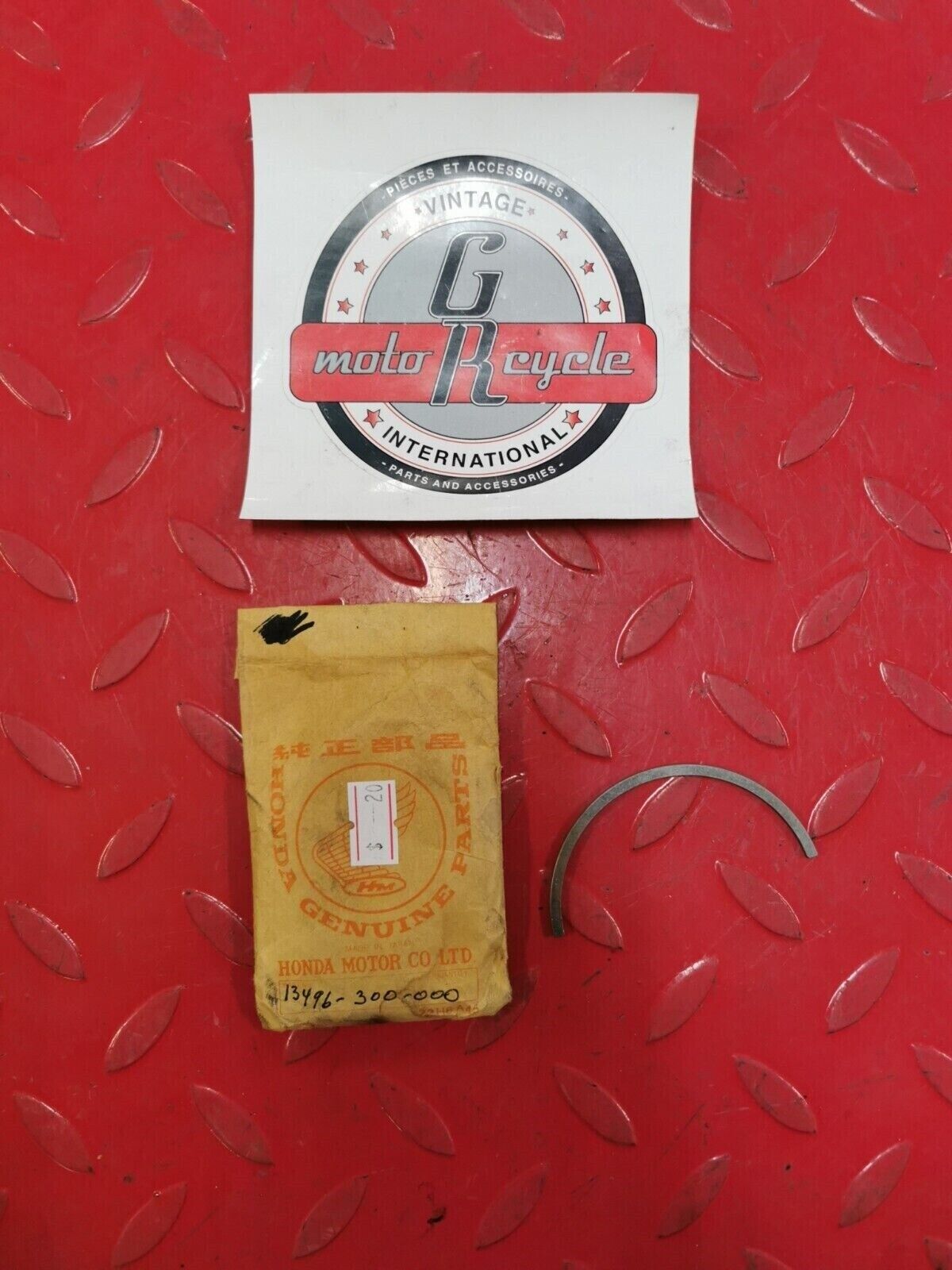 NOS Honda CB750 GL1100 GL1000 RING B, BALL BEARING SETTING 13496-300-000 H31