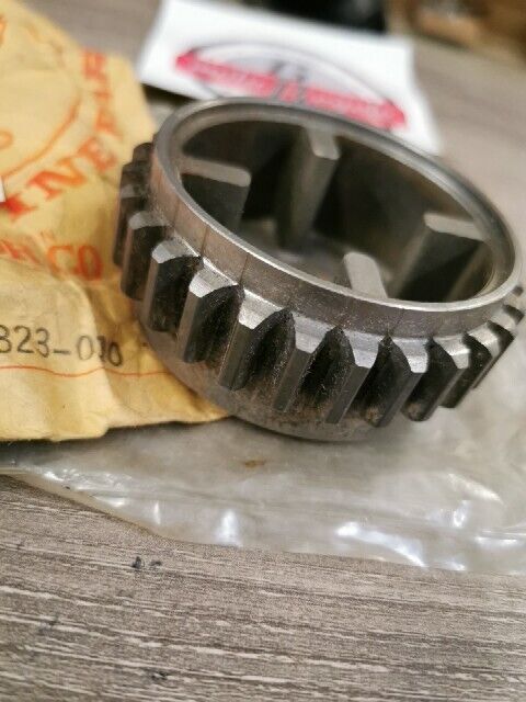 NOS HONDA CB500 CB550 1971 1972 SPROCKET PRIMARY 28T 23111-323-010 H87