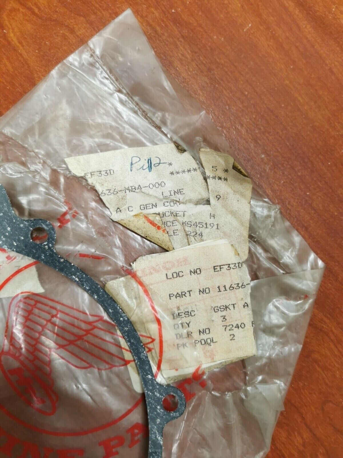 NOS Honda 1983 - 1986 VF1100C/S ALTERNATOR COVER GASKET 11636-MB4-000 H67