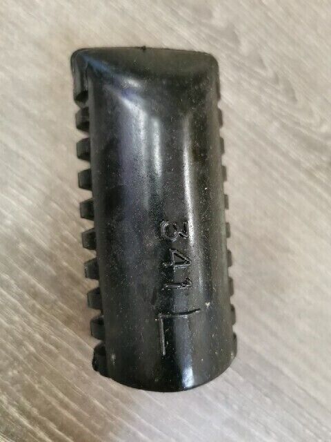 NOS YAMAHA TX500 TX650 TX750 XS500 COVER FOOTREST 341-27423-00-00 Y190