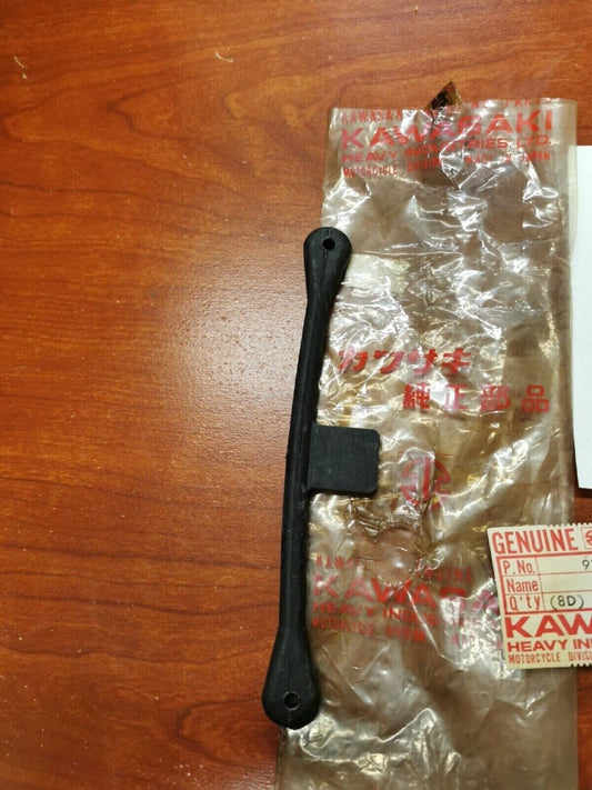 NOS Kawasaki KZ200 KZ750 KZ1000 KDX400 KDX250 Z1 FUEL TANK BAND 92072-042 K23