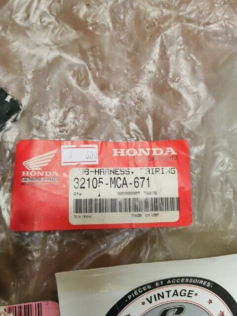 NOS Honda 2001 GL1800 GL1800A FAIRING SUB HARNESS 32105-MCA-671 H108