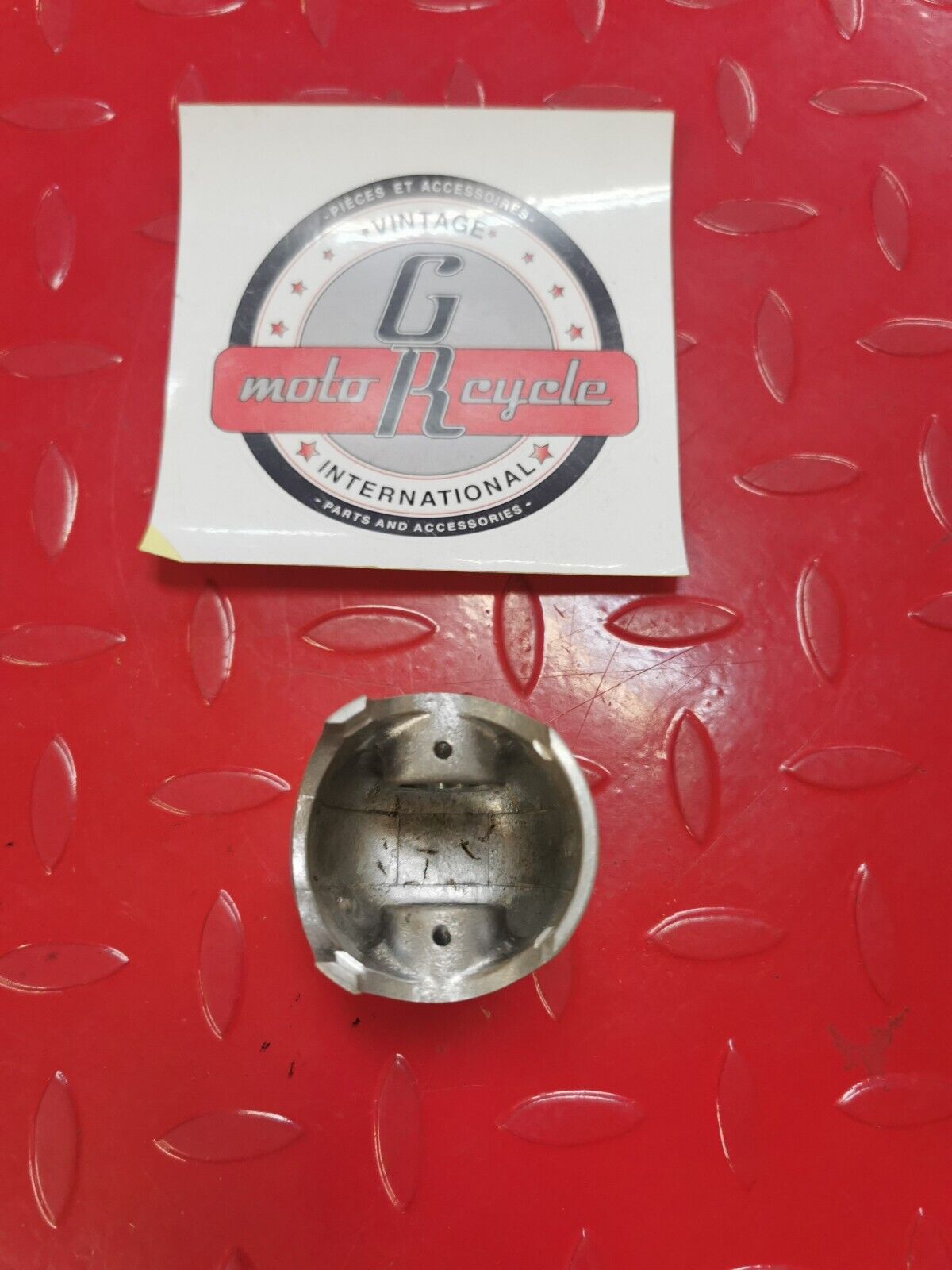 NOS YAMAHA YZ100 1976 - 1981  Piston Oversize 1.00MM 1J4-11638-00-00 Y27