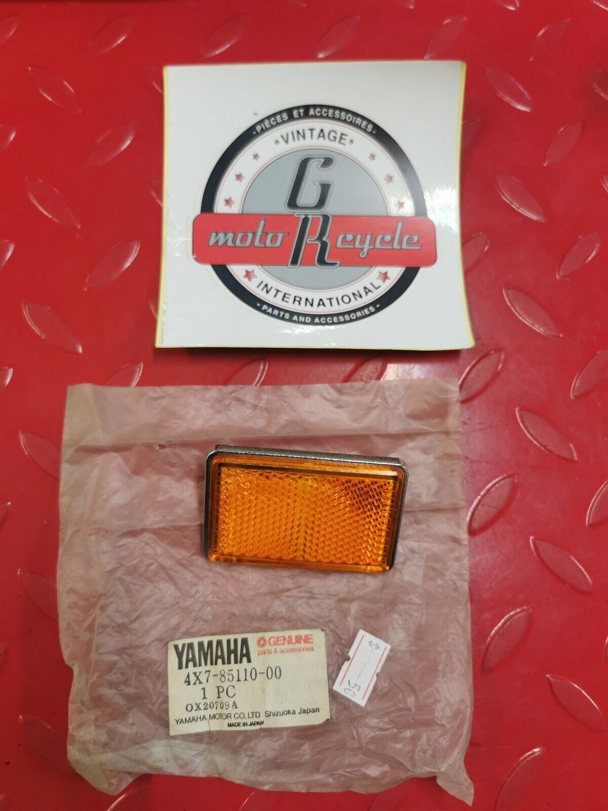 NOS YAMAHA FJ1100 FJ1200 1984 - 1987 FRONT REFLECTOR ASSY 4X7-85110-00-00 Y29