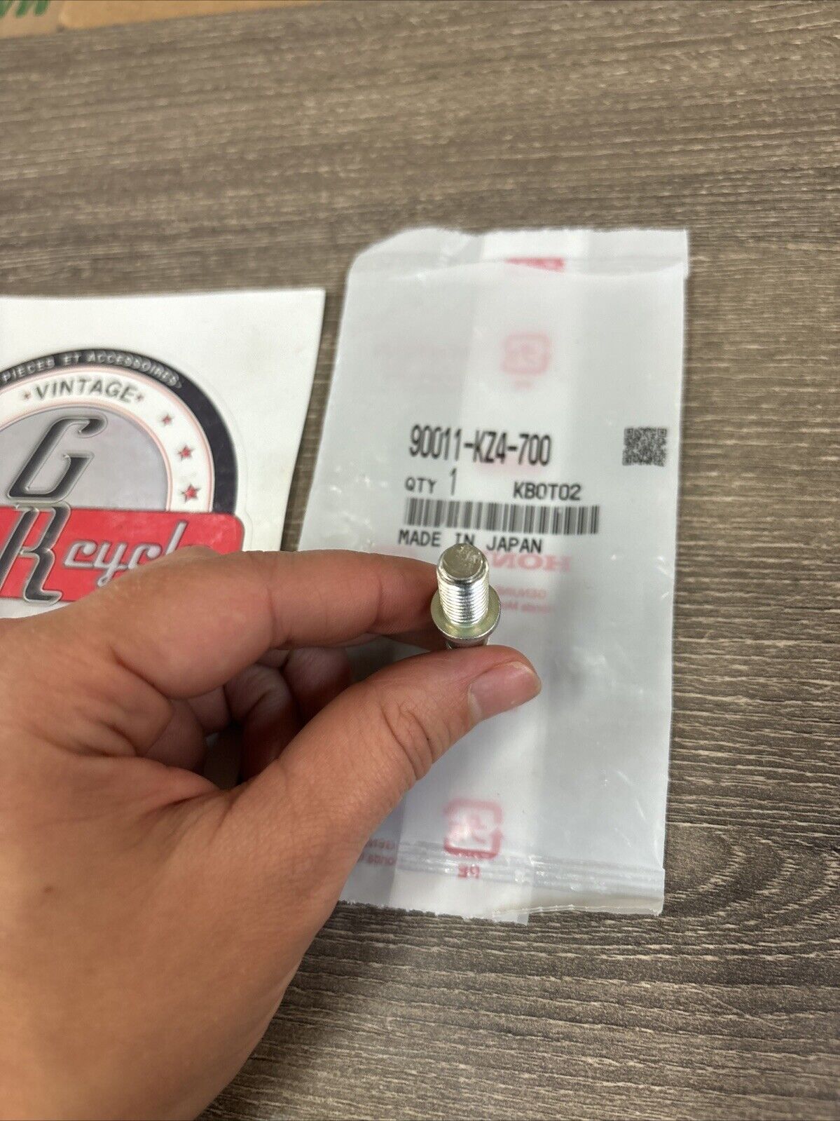 NOS Honda 1990 - 2007 CR125 R SPECIAL STUD BOLT 90011-KZ4-700 H130