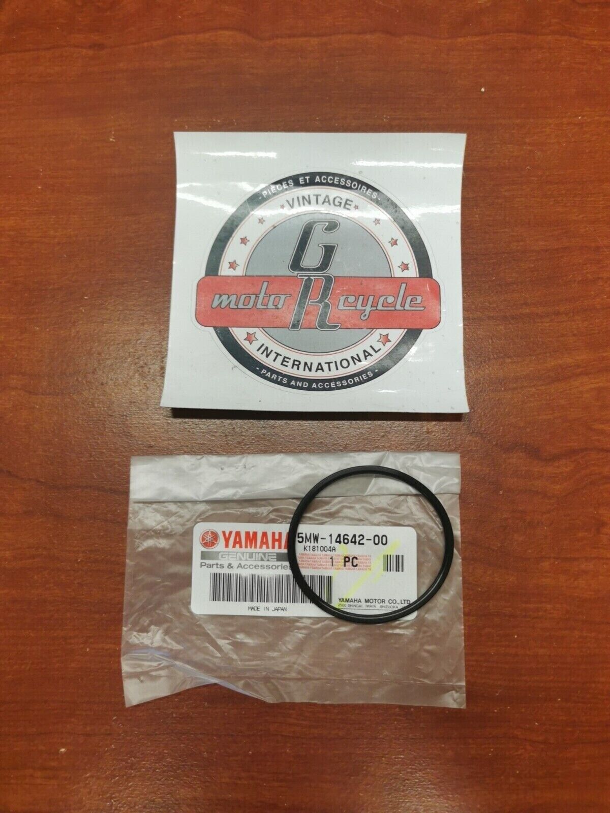 NOS Yamaha YZ250 EXHAUST SEAL 5MW-14642-00-00 Y82