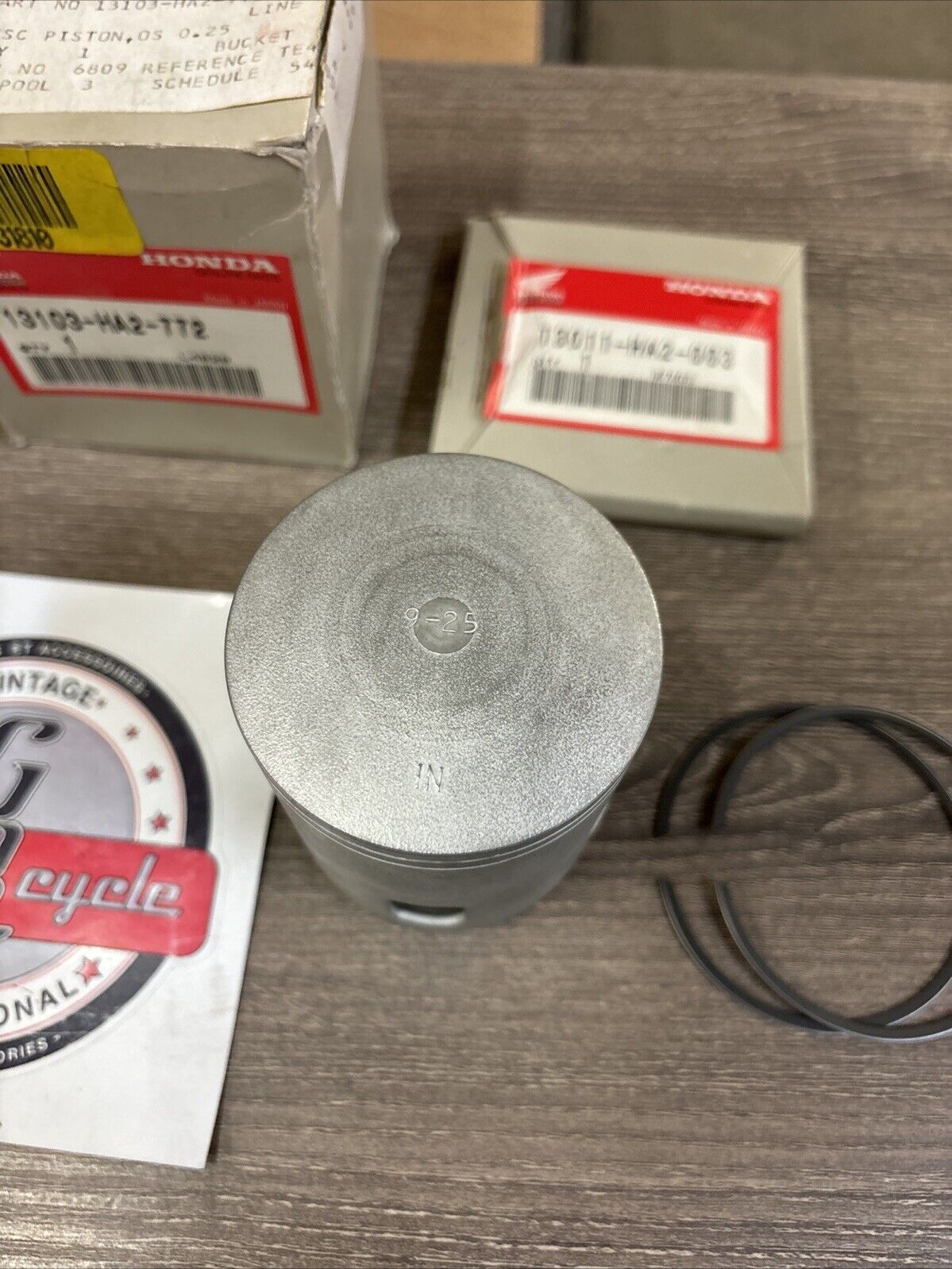 NOS Honda ATC250R TRX250 PISTON & RING O/S 0.25 13103-HA2-772 13011-HA2-003 H136