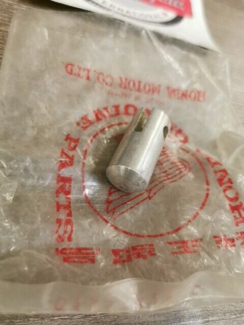 NOS HONDA CB250 CB350 CL350 PLUNGER OIL PUMP 15209-286-000 H92