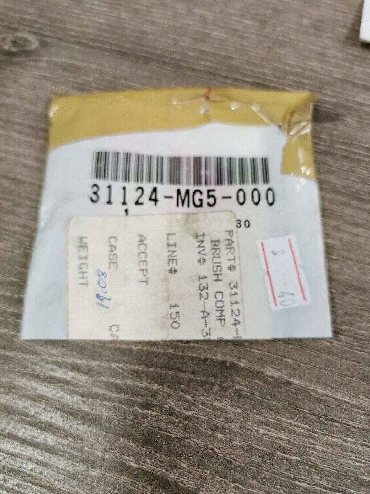 NOS HONDA CB650 CB900F CB750C CB1000C 1979 - 1983  BRUSH 31124-MG5-000 H46