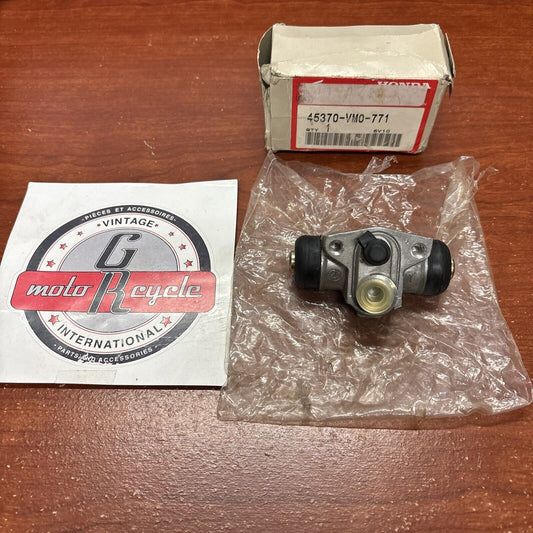 NOS Honda 1985 FL350R LEFT CYLINDER 45370-VM0-771 H155