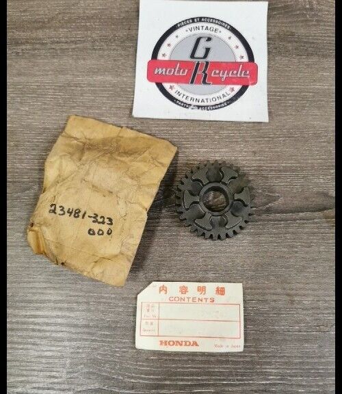 NOS HONDA CB500 CB500K0 1971 1972  MAIN GEAR SHAFT TOP 23481-323-000 H76
