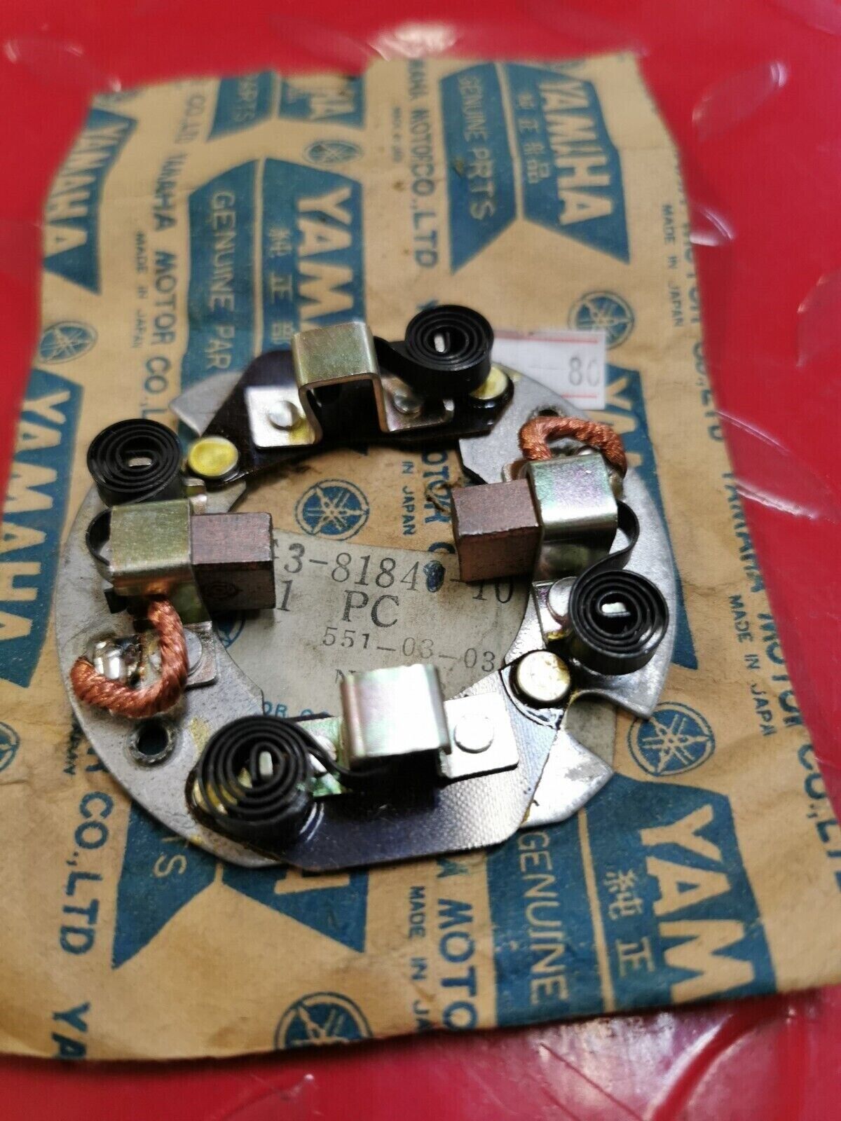 NOS Yamaha ET340 EC540 BRUSH HOLDER ASSEMBLY 8G3-81840-10-00 Y25