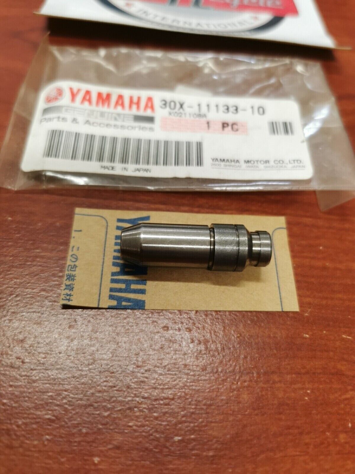 NOS Yamaha VMX12 VMX1200 XT350 OVERSIZED INTAKE VALVE GUIDE 30X-11133-10-00 Y87