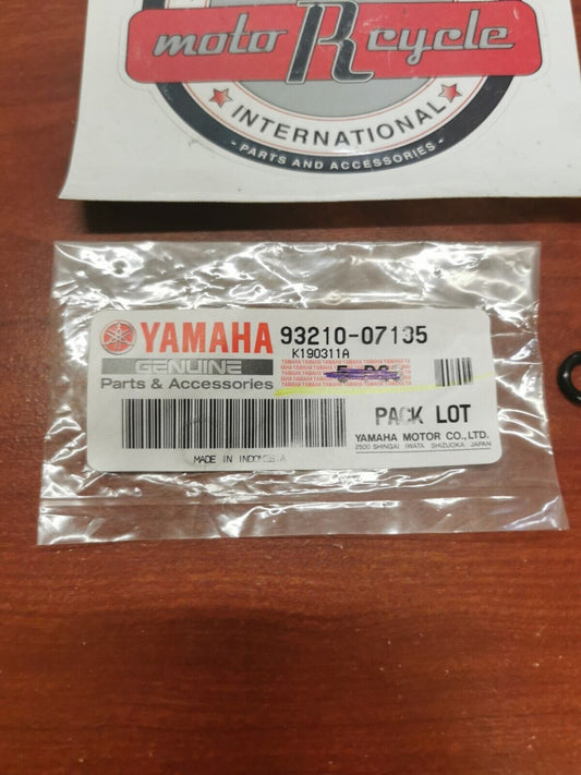 NEW NOS Yamaha YFM700 XVS1100 XT600 YZF750 O-RING 93210-07135-00 Y82