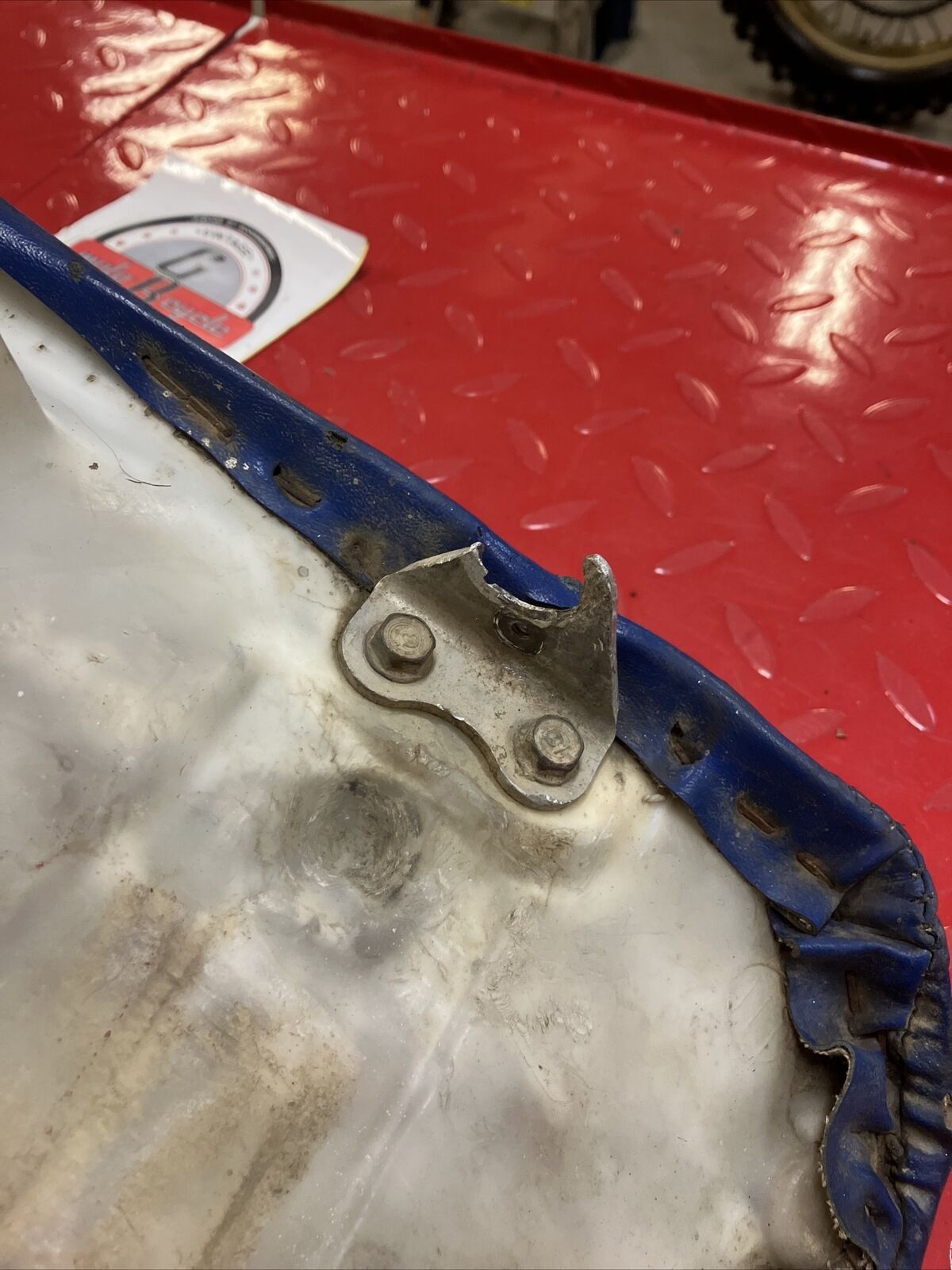 Honda CR250R 1985 seat saddle pan CR125R 2