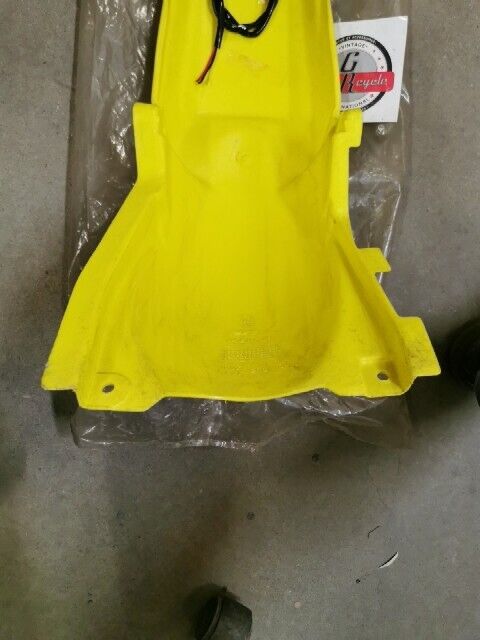 NOS UFO PLAST SUZUKI RMZ250 2004 - 2006 REAR FENDER YELLOW SU04908-102
