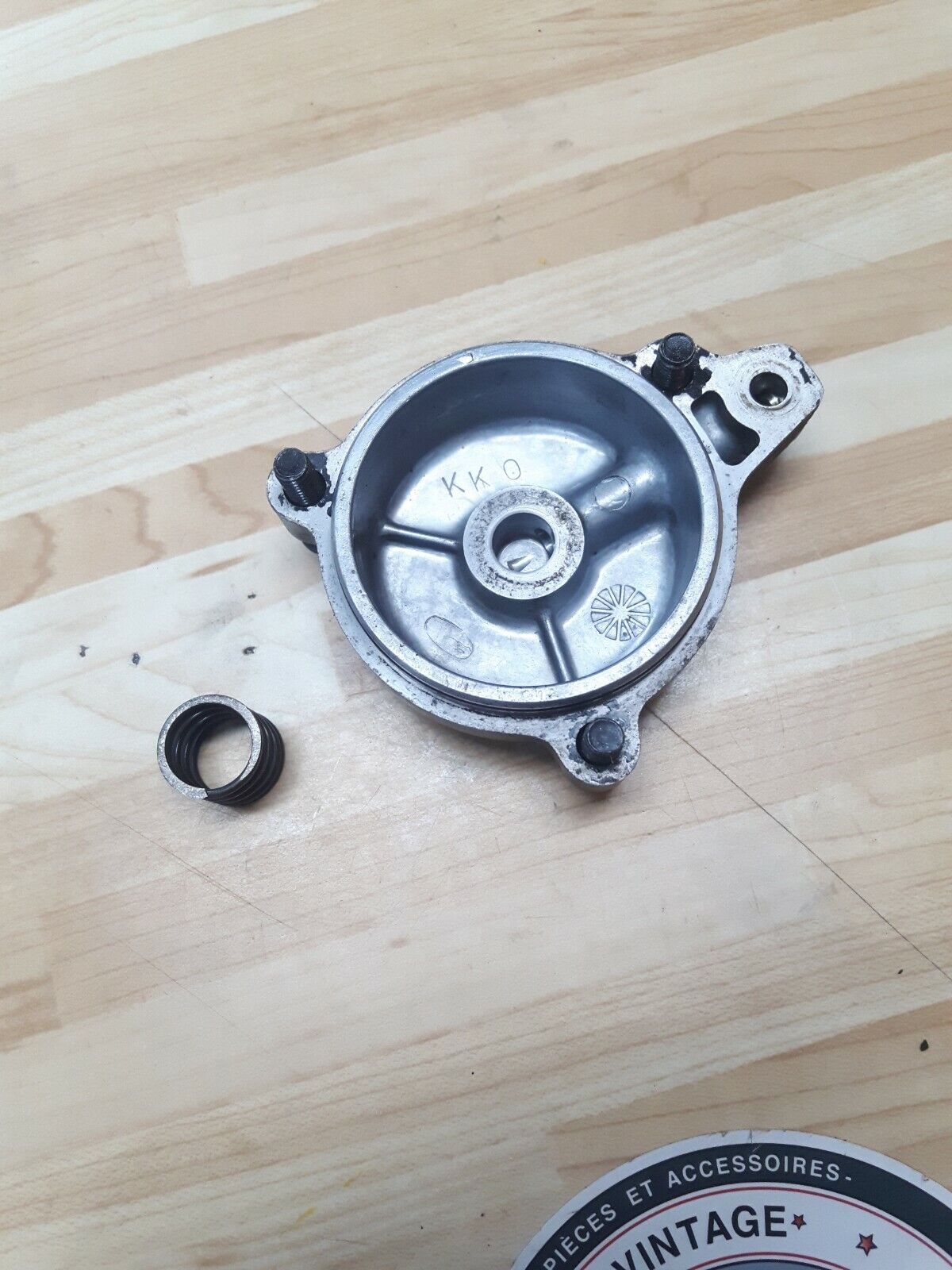 Honda XL250R 1984 Oil filter right crankcase cover 11333-KL4-000 XR200R XR250R