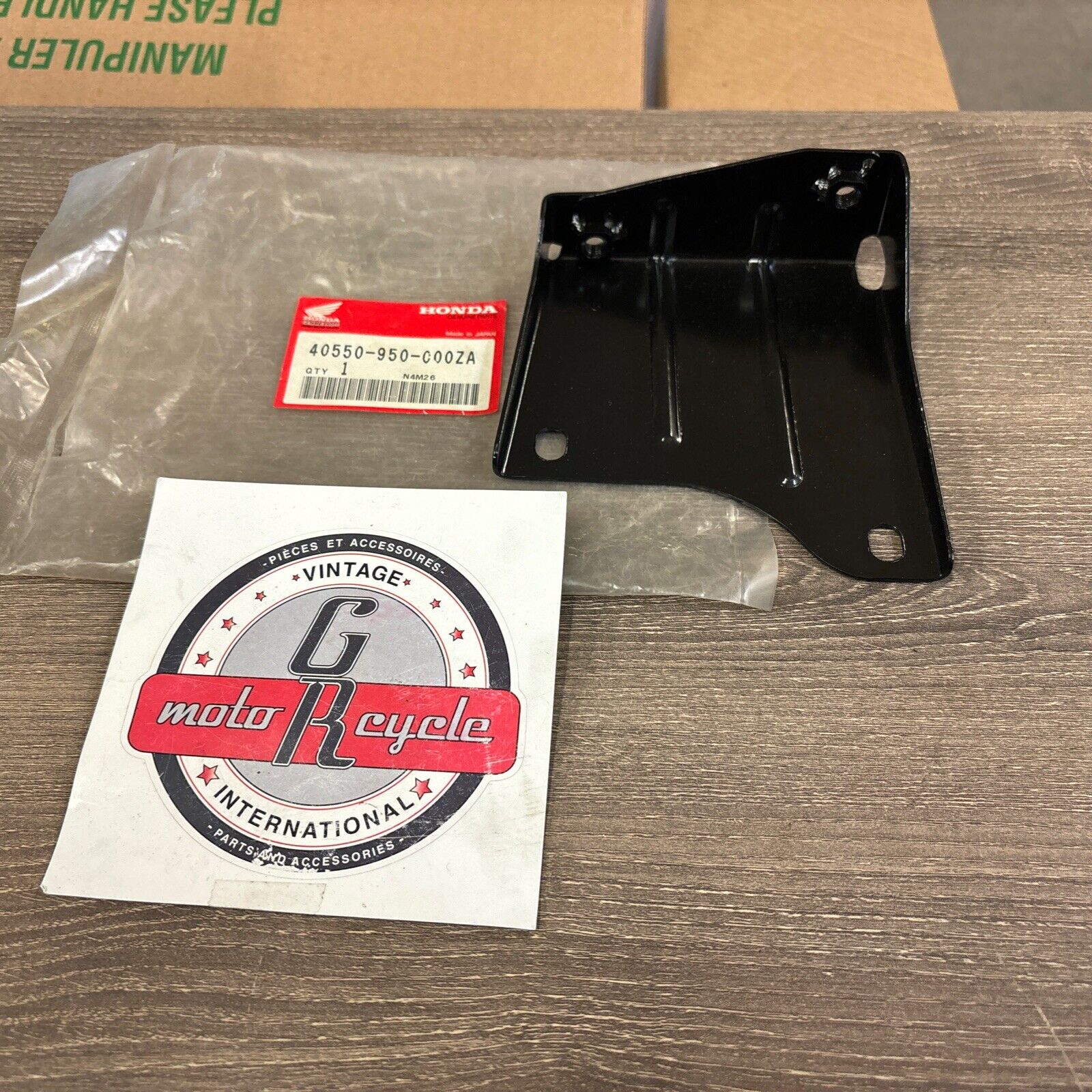 NOS Honda 1977 - 1984 FL250 REDUCTION CASE BRACKET 40550-950-000ZA H114