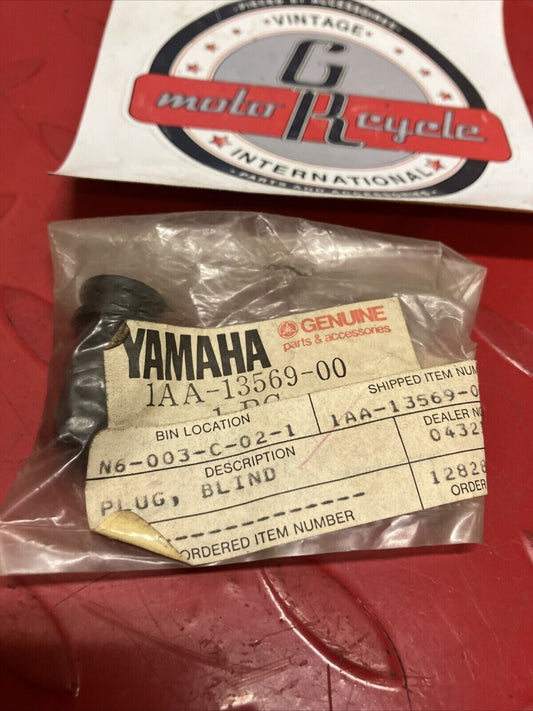 NOS YAMAHA PLUG BLIND 1AA-13569-00-00 Y66