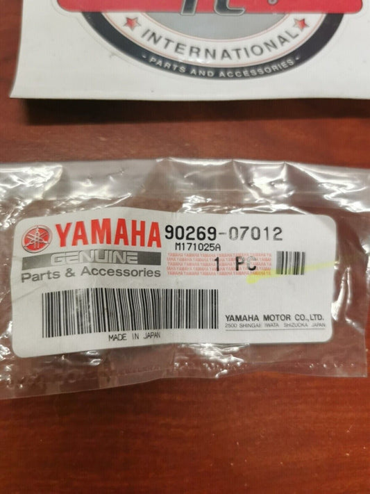 NOS Yamaha MT10 YZFR1 YFM7 YFM5 YFM550 RIVET 90269-07012-00 Y81
