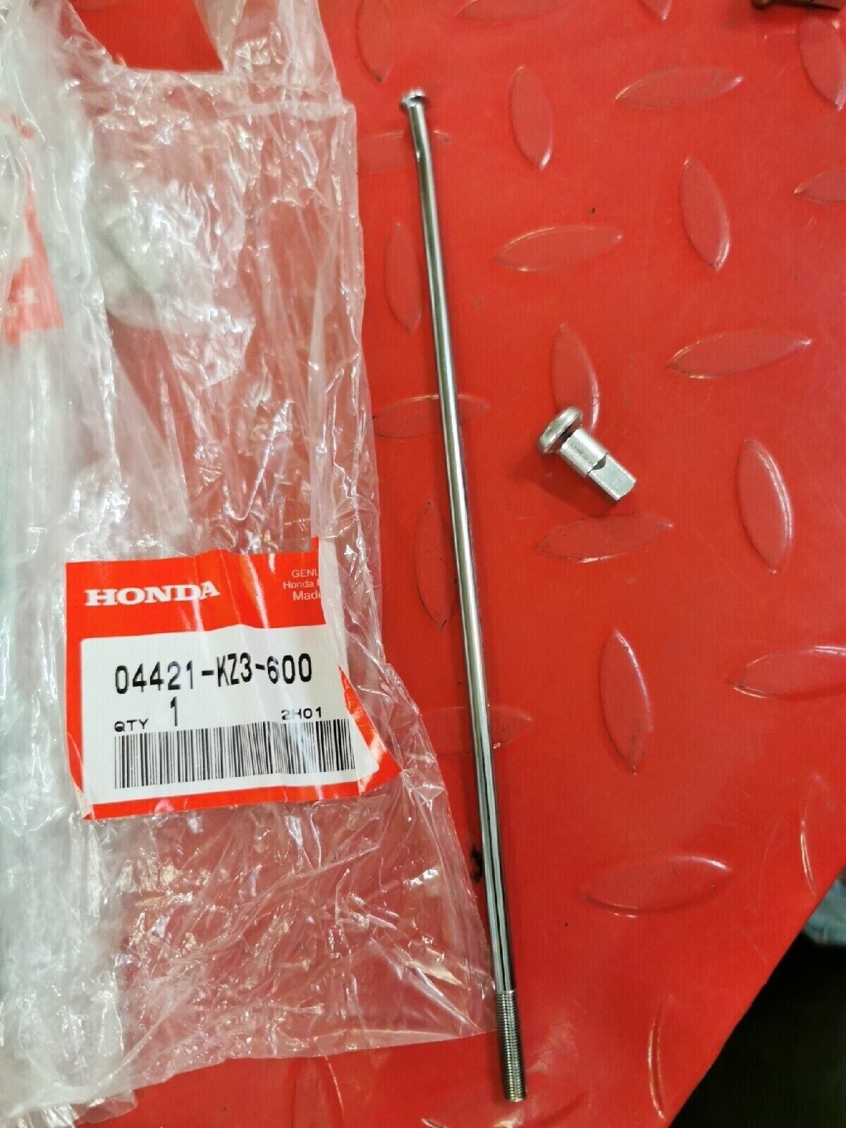 NOS HONDA  CR125R CR250R  SPOKE SET QTY 32    04421-KZ3-600   04420-KZ3-600  H40