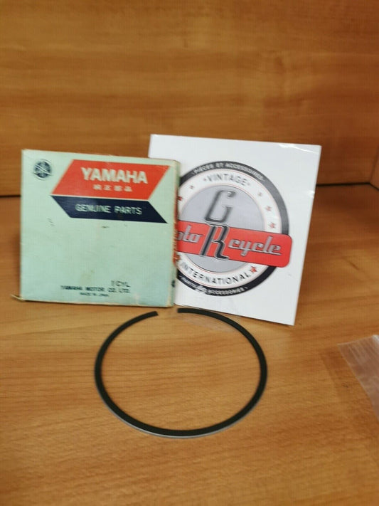 NOS YAMAHA SC500 1973  1974  PISTON RING SET  2ND 363-11611-20-00  Y48