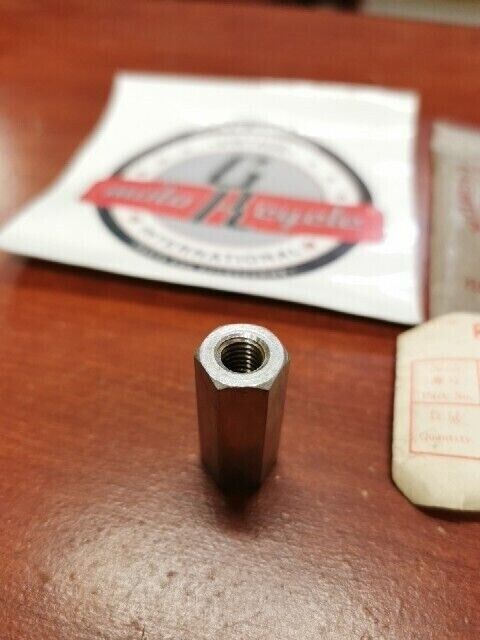 NOS Honda CL50 CL65 CL70 SS50 FRONT MUFFLER STAY CLAMP SCREW 90166-061-010 H69