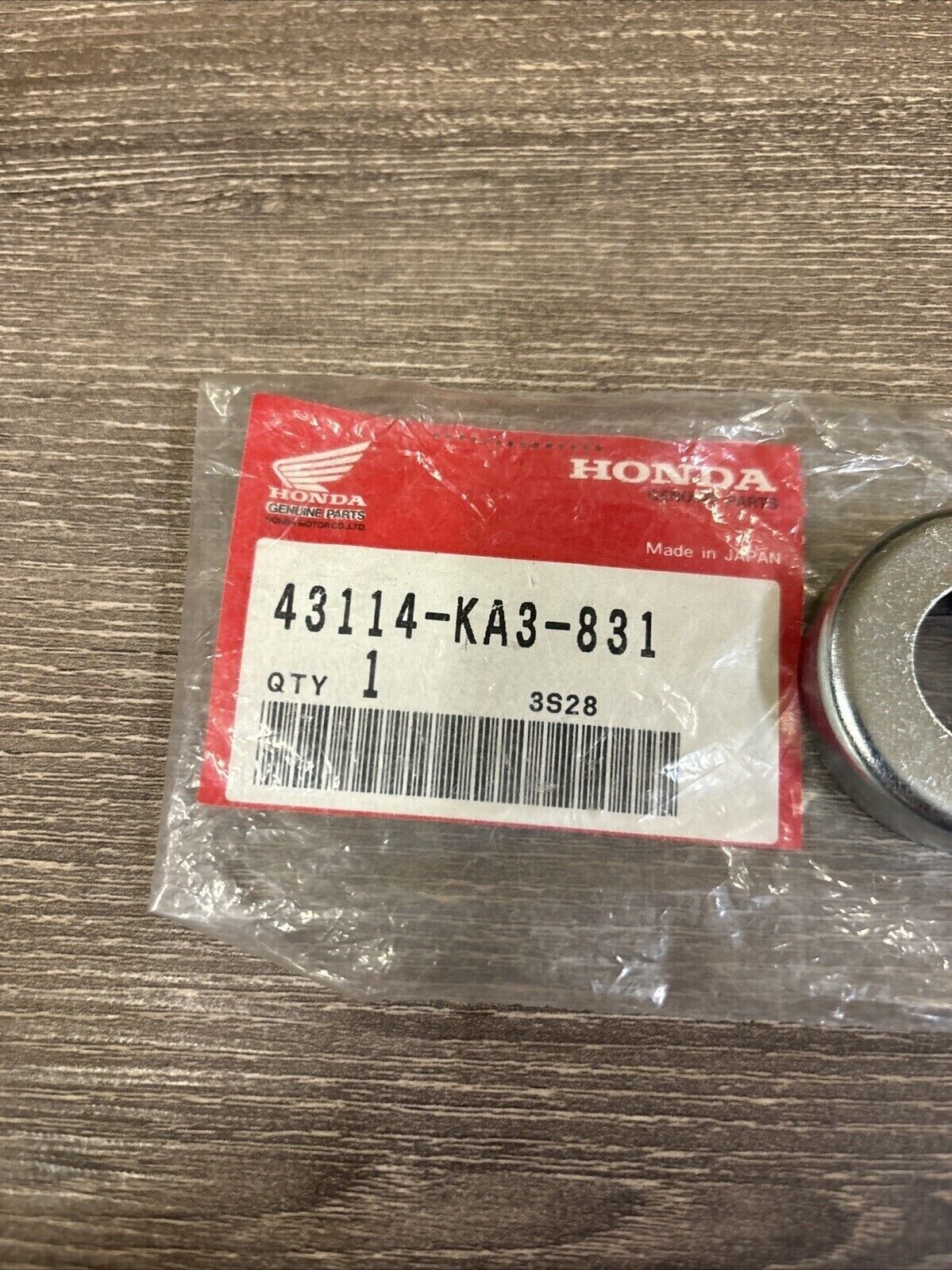 NOS Honda CR125R CR250R CR500R DUST SEAL CAP 43114-KA3-831 H122