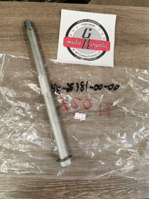 NOS YAMAHA YZ125L YZ125N 1984 1885 AXLE WHEEL 24X-25381-00-00 Y104