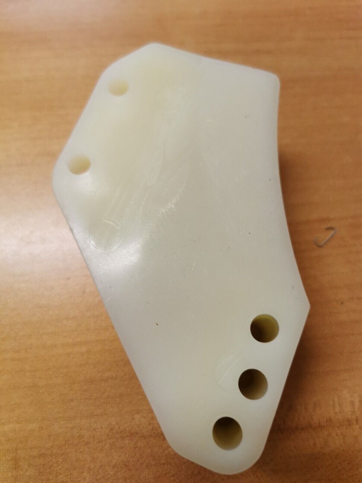 NOS YAMAHA YZ400 YZ465 YZ250 1979 - 1982  CHAIN SUPPORT  2X4-22199-00-00  Y44