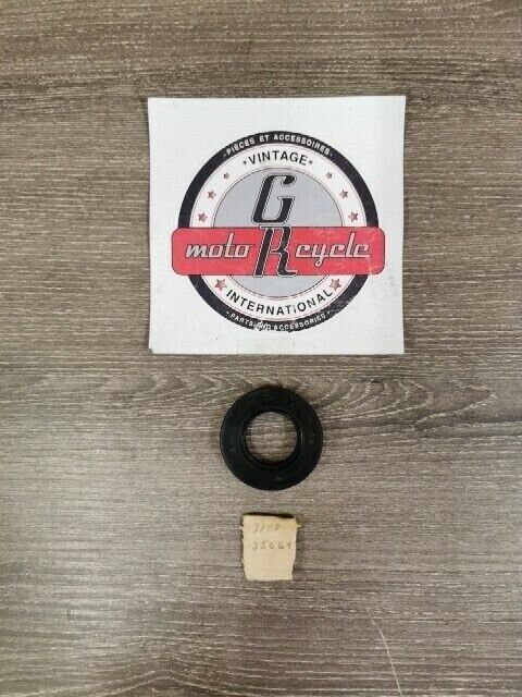 NOS YAMAHA YP30GA YS624TEP EC2000 XT500F MX250 OIL SEAL 93102-25064-00 Y145
